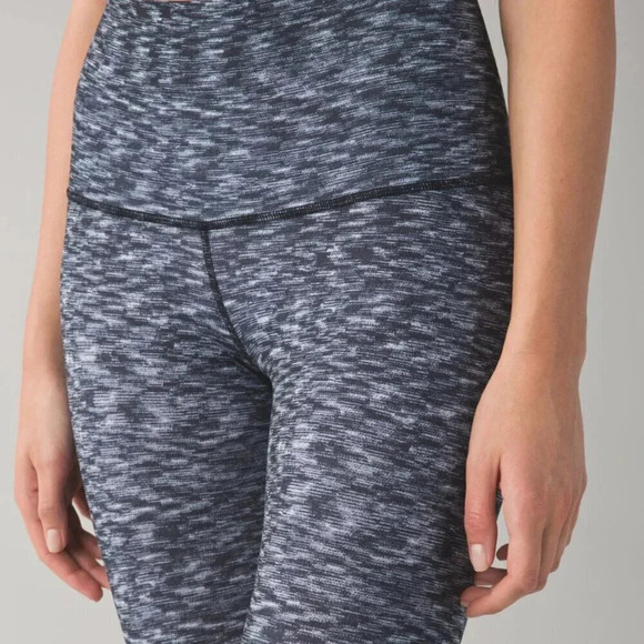 Lululemon Wunder Under Stirrup Leggings Yoga Pants Striped Black Gray Size 4 - Picture 3 of 11